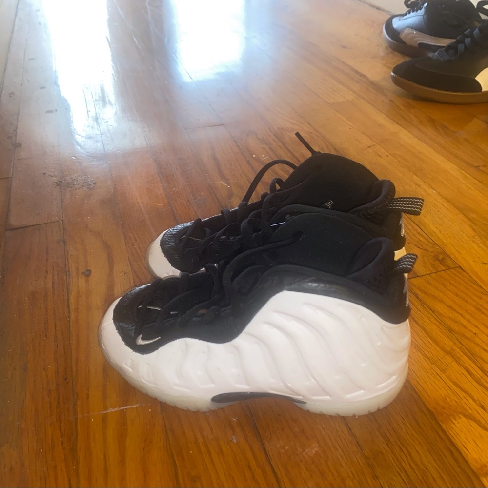 Nike Kids Black and White Foam Sneakers